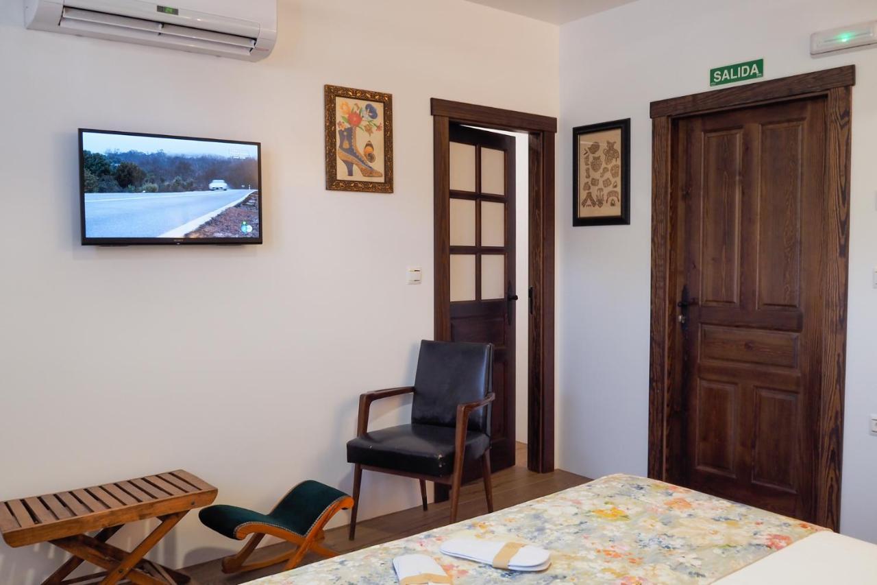 Posada Y Apartamentos Trebuesto De Guriezo Exterior foto